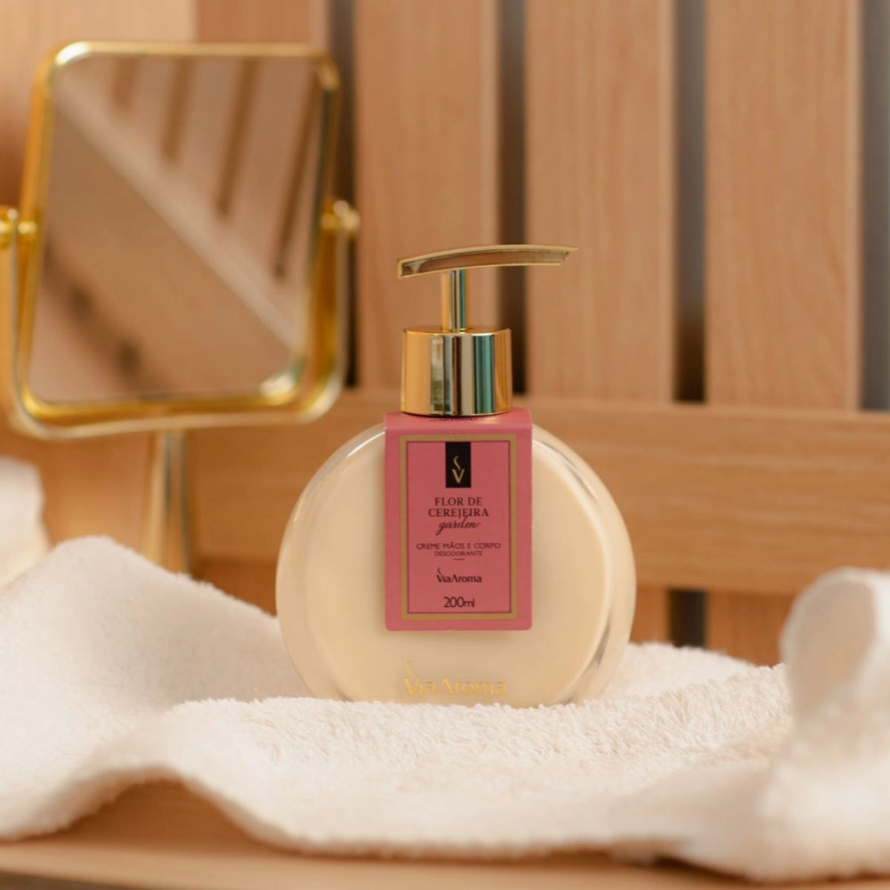 Creme Hidratante Desodorante Mãos e Corpo - Flor de Cerejeira - Via Aroma - Frasco com 200ml